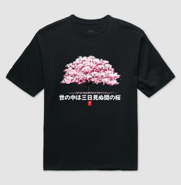 Camiseta OVERSIZED A vida é uma flor de cerejeira